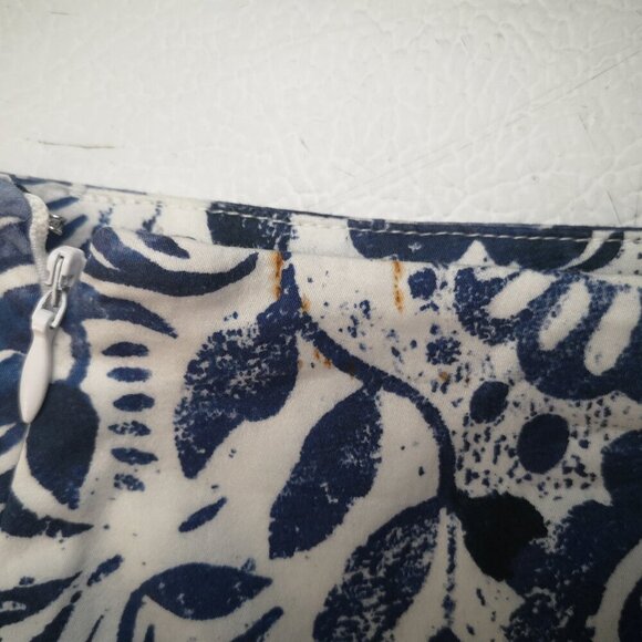 Lauren Ralph Lauren Ladies Size 14 Petite Blue & White Pattern Flared Skirt - Picture 9 of 9